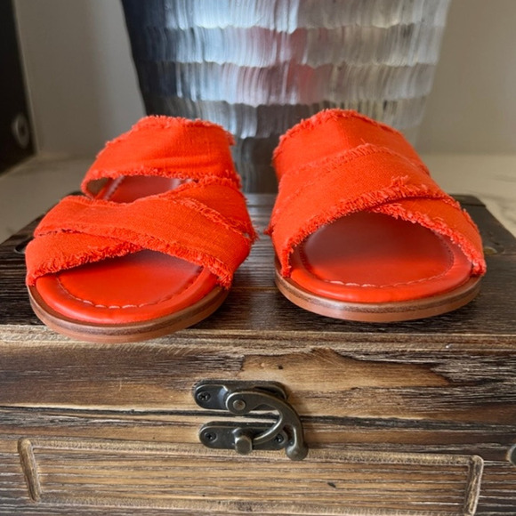 Violet & Red Primm Silver Wedge Sandals in Orange-Red - Picture 4 of 9